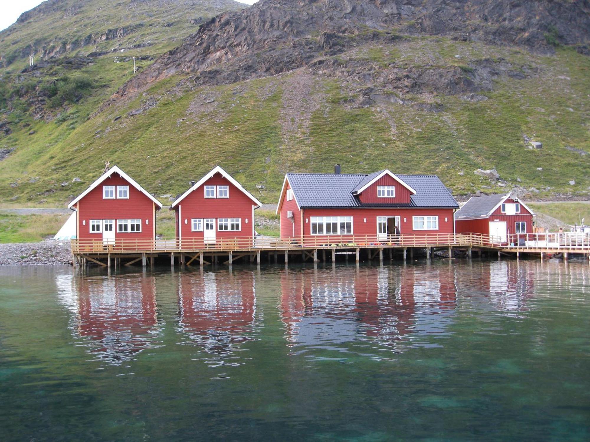 Sarnes Seaside Cabins Honningsvag Exterior photo